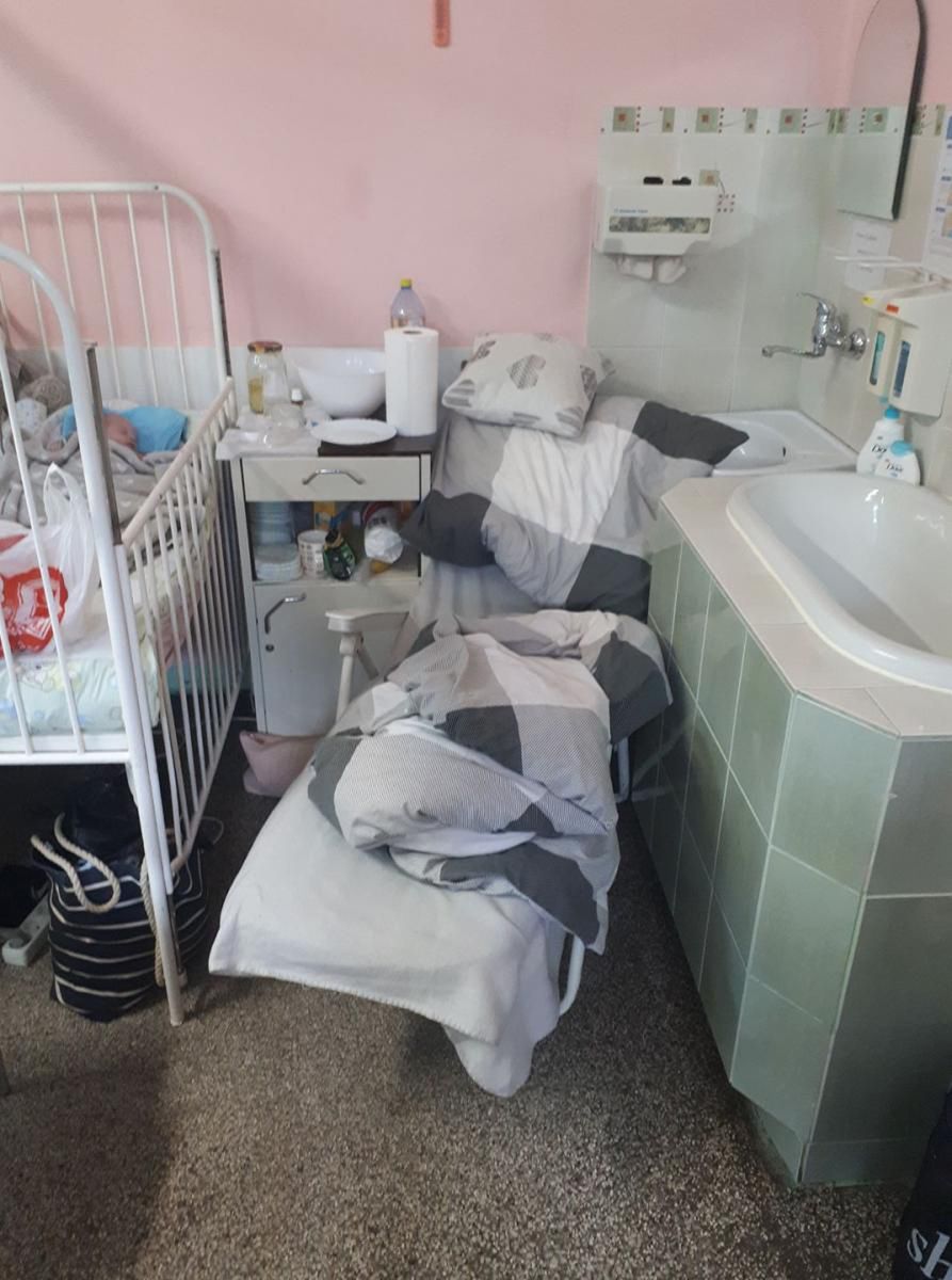 Szpital w Krotoszynie, miejsce snu matki karmiącej przy noworodku