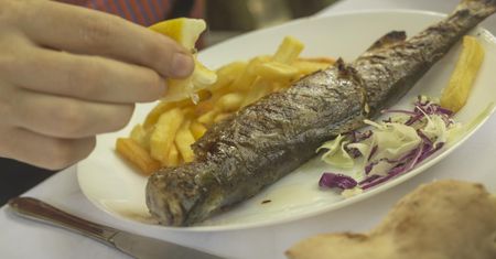 Nigdy tak nie rób, gdy ość utknie w gardle. Skutki mogą być tragiczne
