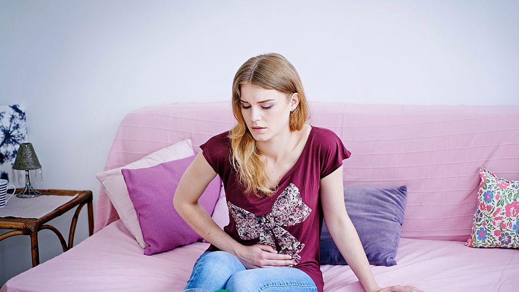 Bolesne parcie na mocz może być objawem ciąży. 