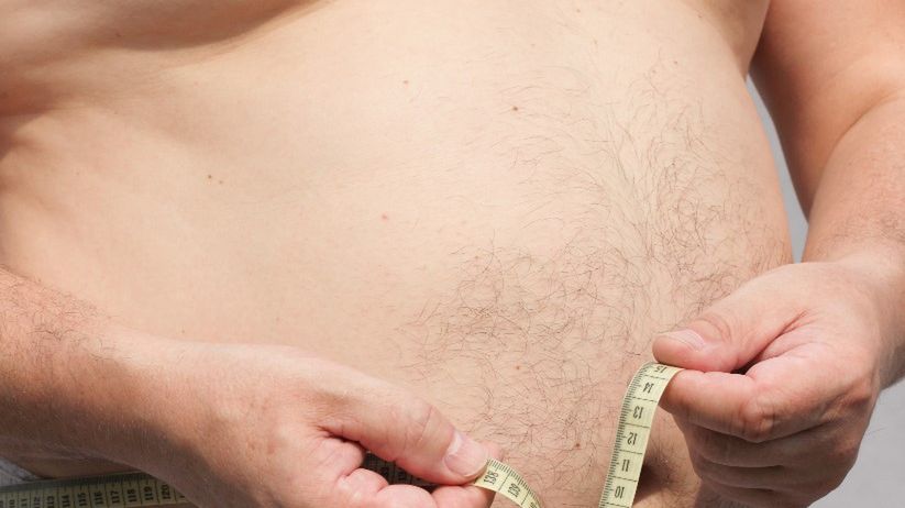 Brzuch alkoholowy – skąd się bierze i jak go zrzucić? Czy to ważne?