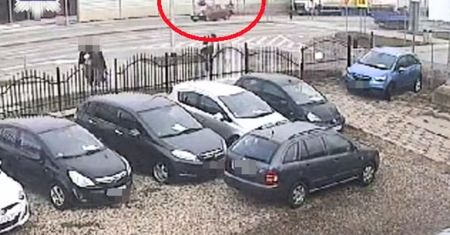 Uderzył w dziecko na pasach. Policja pokazała zdjęcia
