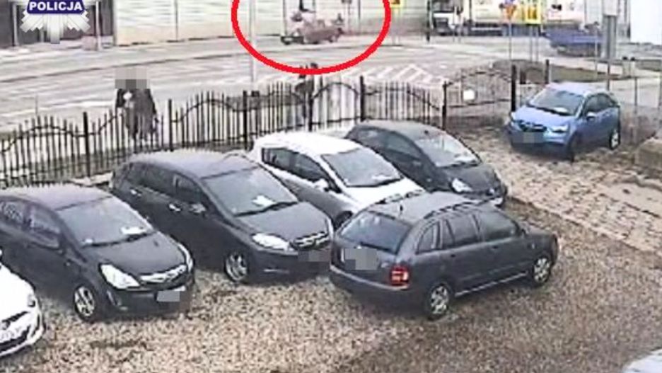 12-latka potrącona na pasach. Policja ujawnia zdjęcia