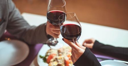 Wino i piwo zwiększają ryzyko udaru. Wystarczą niewielkie ilości