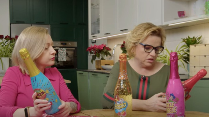 Szampany dla dzieci pod lupą Katarzyny Bosackiej. Co skrywa się w tych napojach?