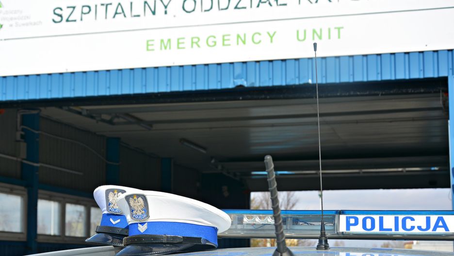 Suwałki. Niemowlę połknęło trującą roślinę. Matka błagała o pomoc policjantów