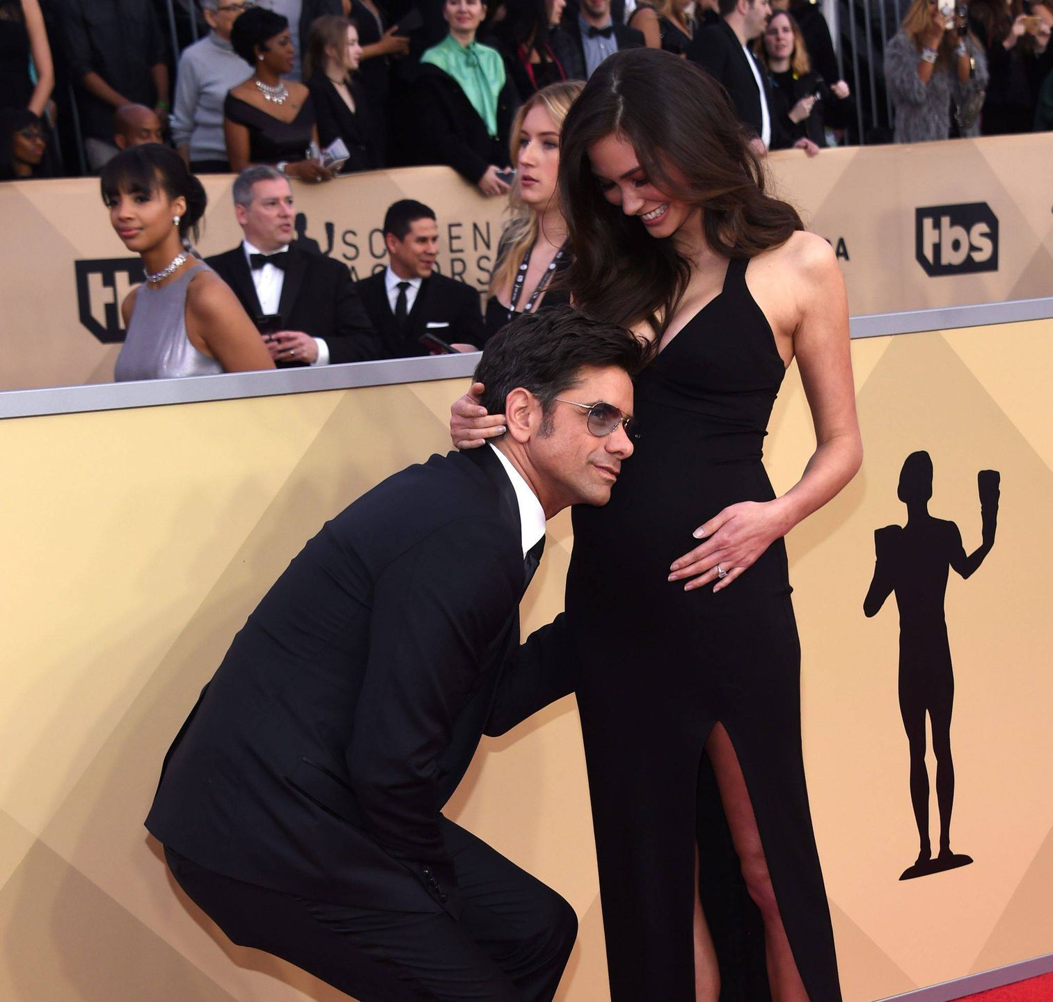 Caitlin McHugh i John Stamos