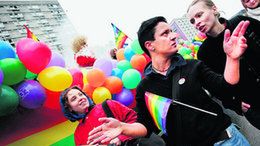 Parady gejów w Polsce nie przypominają wesołych parad na  Zachodzie. Ich uczestnicy są często obrzucani wyzwiskami