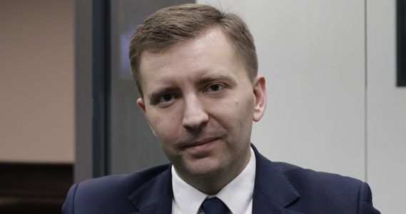 Schreiber: część środków z KPO trafi do samorządów, a opozycja chce tylko przerzucić je na duże miasta