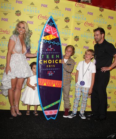 Britney Spears na Teen Choice Awards 2015 zabrała synów