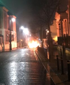 Irlandia Północna: eksplozja samochodu przed sądem