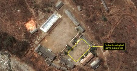Przerwa w testach bomb nuklearnych w Korei Płn. Pracownicy grają w siatkówkę