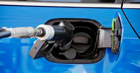 Polska stawia na umierającą technologię. CNG w "osobówkach" to ślepy zaułek