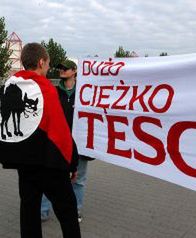 Pikiety przed hipermarketami Tesco