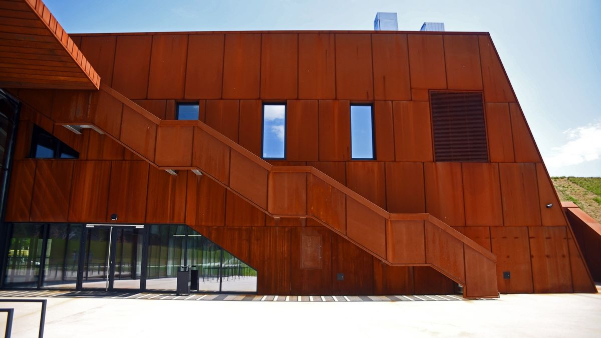 Hala Cracovia zwyciężyła w konkursie "Polityki"