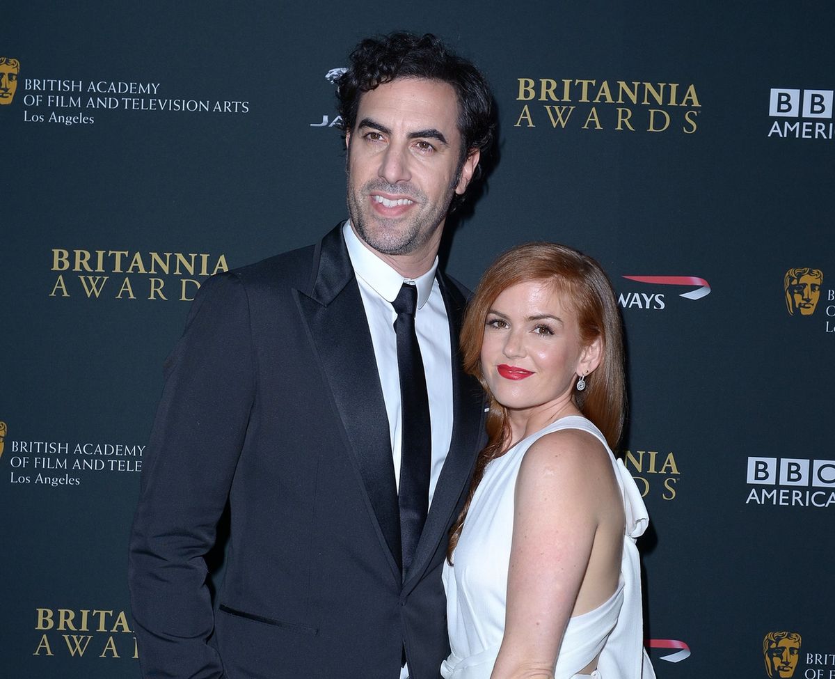 Sacha Baron Cohen i Isla Fisher przekazali milion dolarów na pomoc uchodźcom