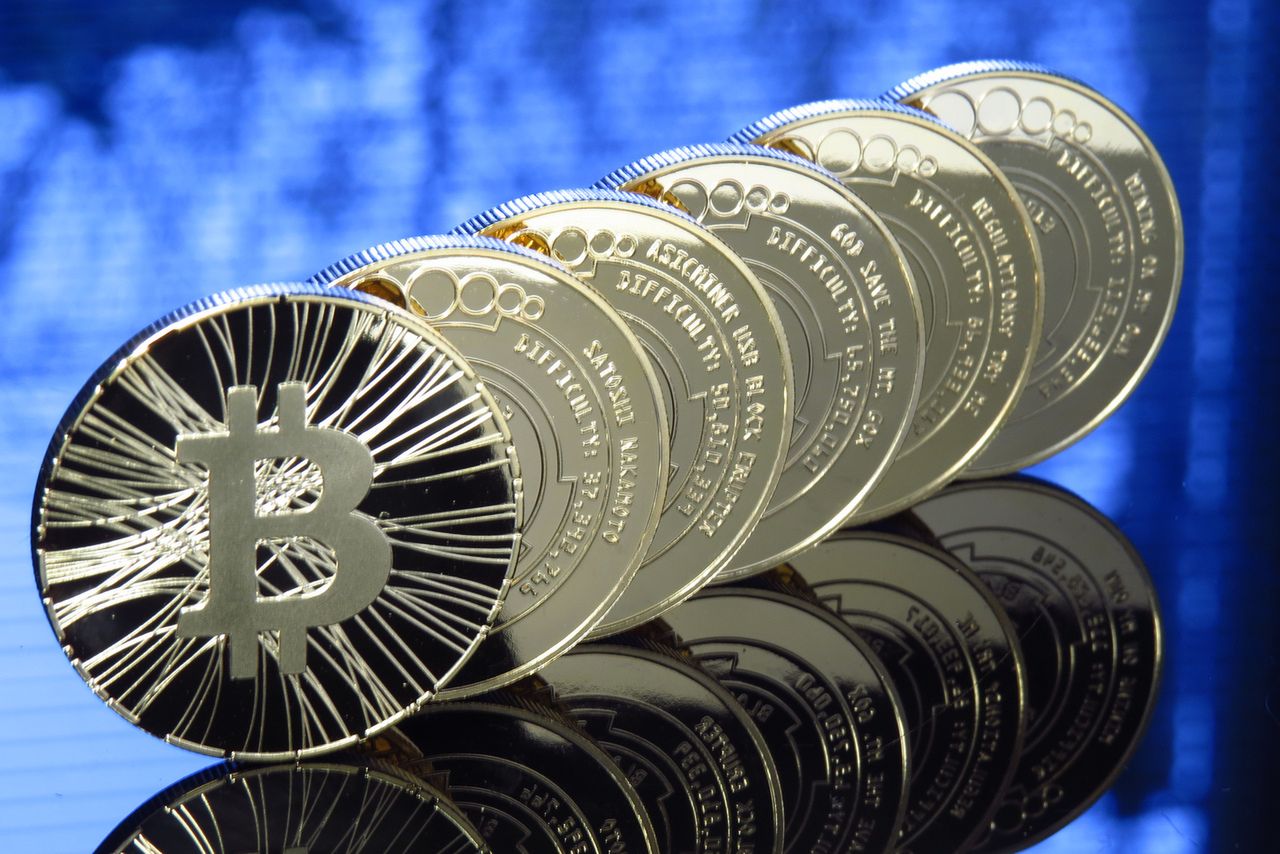 Bitcoin droższy od złota! Ale czym w ogóle jest ta wirtualna waluta i jak można ją zdobyć?