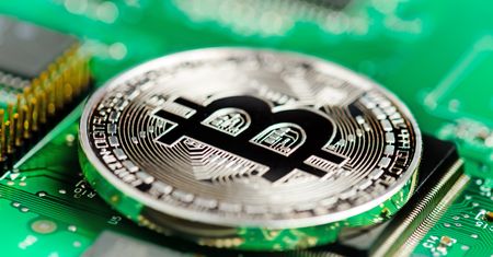 Bitcoin z ogromnym spadkiem. Ostatni czas, to istna huśtawka dla kursu BTC