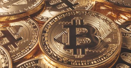 Skąd się wziął fenomen bitcoina? Wszystko, co musisz wiedzieć o najpopularniejszej kryptowalucie