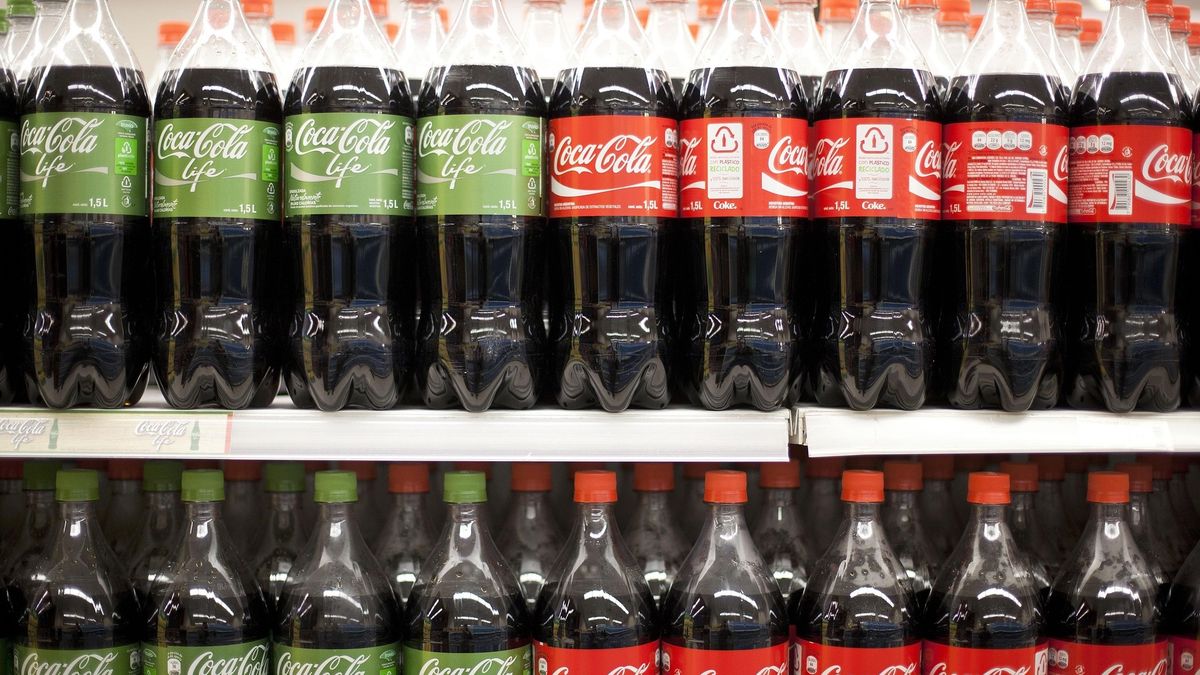 Coca-Cola tworzy masę plastiku. Firma przystąpiła do programu na rzecz Nowej Gospodarki Plastikami