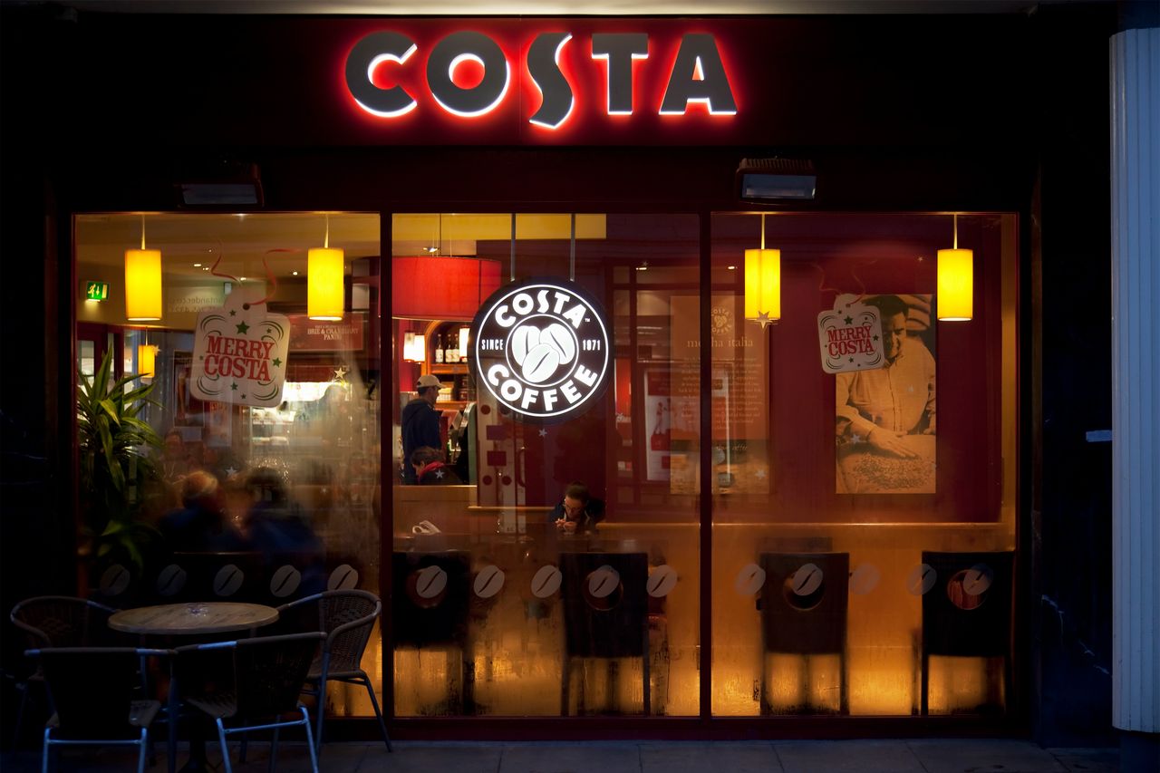 Costa Coffee sprzedana. Coca-Cola nowym właścicielem sieci kawiarni.