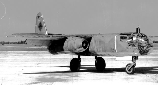 (Odrzutowy samolot bojowy Arado 234 Blitz, fot. wall.alphacoders.com) 