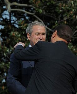 Berlusconi zniszczył mównicę w Białym Domu