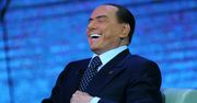 Silvio Berlusconi zaliczył wpadkę. Kamera przyłapała go, jak odczytywał odpowiedzi z kartki