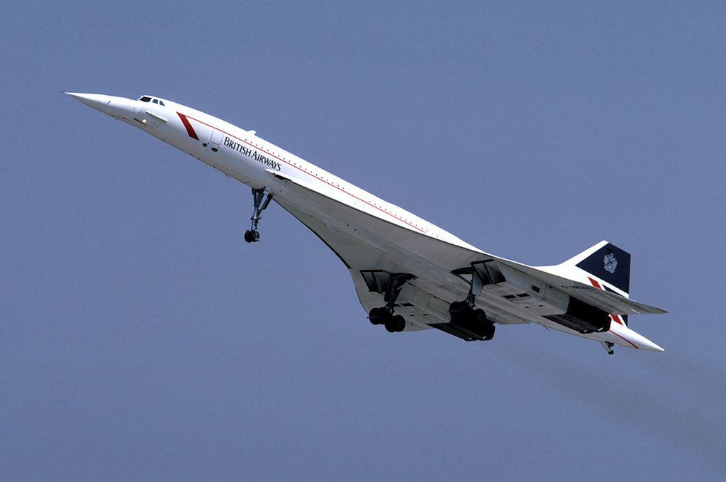 Concorde w locie z wypuszczonym podwoziem 