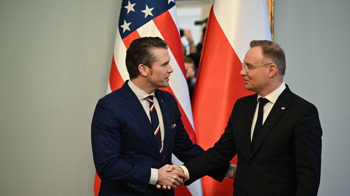 Andrzej Duda, Pete Hegseth
Warszawa, 14.02.2025. Prezydent RP Andrzej Duda (P) oraz sekretarz obrony USA Pete Hegseth (L) podczas spotkania w Pa�acu Prezydenckim w Warszawie, 14 bm. (sko) PAP/Radek Pietruszka
Radek Pietruszka
dyplomacja, Pa�ac Prezydencki, polityk, polityka, spotkanie, wizyta