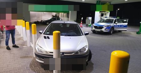 Bez butów przyjechał na stację paliw. Później było już tylko gorzej
