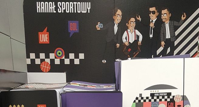Kanał Sportowy na zeszytach i teczkach szkolnych