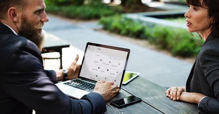 Revolut ułatwia kontrolę wydatków służbowych