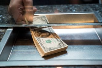 Afera oligarchów. Miliony dolarów wypranych w polskim banku