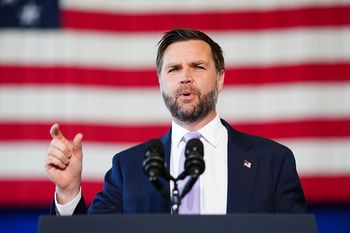 Książka dała mu miliony. Tyle zarobił wiceprezydent USA