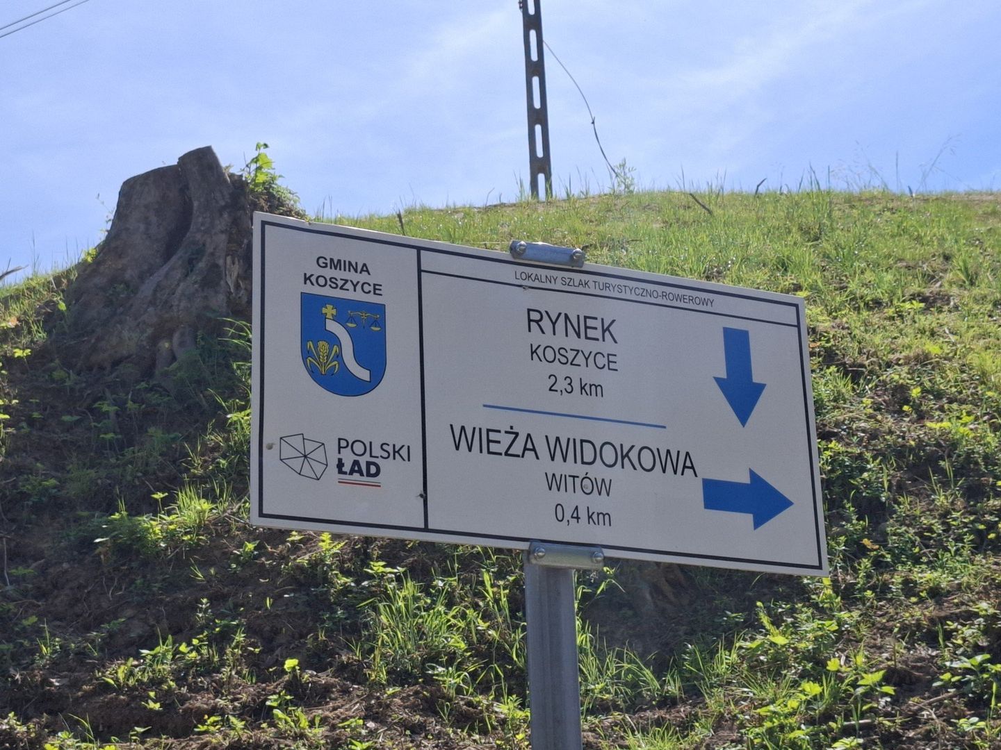 Tablica informująca o lokalizacji wieży w Witowie