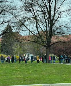 Szczepienie bez zapisu. We Wrocławiu kolejka za Johnson&Johnson. Chętni ustawili się o godz. 5 nad ranem