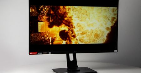 Czy większy zawsze oznacza lepszy? Sprawdzamy iiyama Red Eagle G-Master GB3271QSU