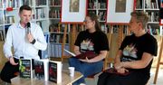 Spotkanie z "Zaczytanym gliną", czyli rzecznikiem, grudziądzkiej policji w bibliotece w Grudziądzu