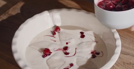 To prawdziwy smak PRL-u. Przepis na zupę nic według Adama Borowicza