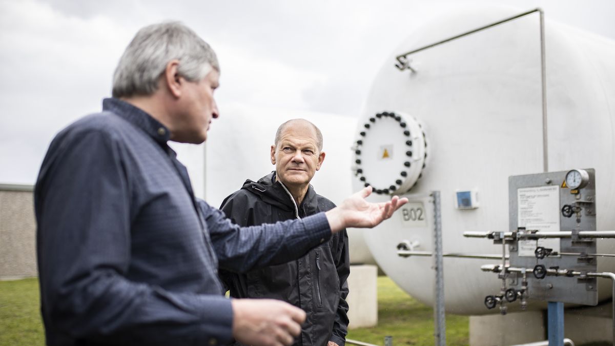 PRENZLAU, GERMANY - AUGUST 28: Olaf Scholz, chancellor candidate for the SPD, visits an hybrid power station on August 28, 2021 in Prenzlau, Germany. (Photo by Florian Gaertner/Photothek via Getty Images)