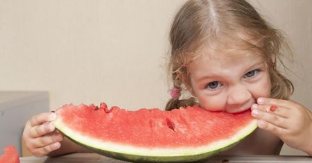Które warzywa i owoce są pełne pestycydów?