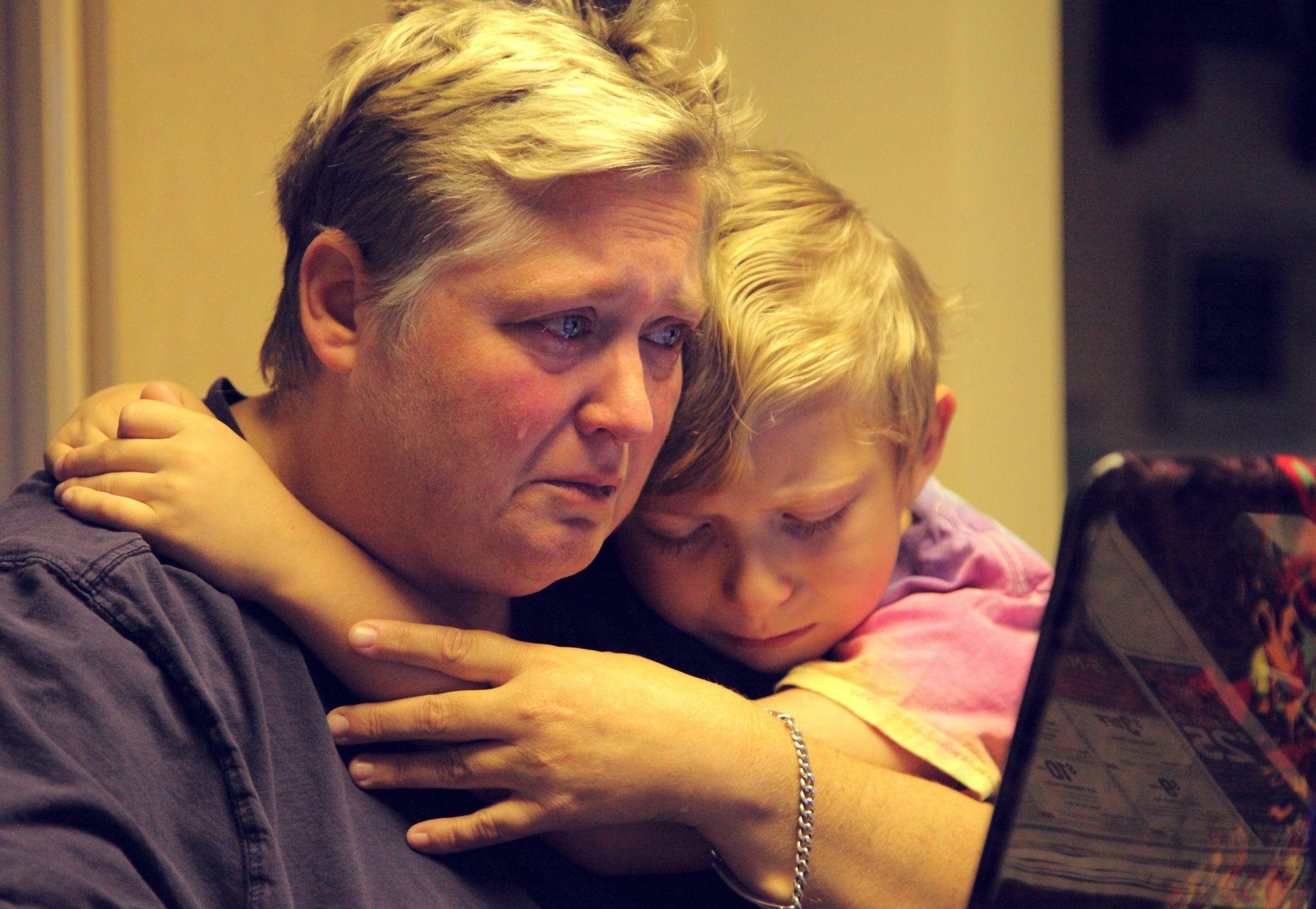 Sad Son Embracing Mother
Sharon Pruitt / EyeEm
Blond Hair, Bonding, Boys, Casual Clothing, Caucasian Ethnicity, Childhood, Crying, Depression - Sadness, Disappointment, Elementary Age, Embracing, Emotional Stress, Family, Family With One Child, Headshot, Indoors, Lifestyles, Looking Away, Love, Mature Adult, Mature Women, Mother, One Parent, Problems, Real People, Short Hair, Single Mother, Son, Tensed, Togetherness, Two People, Uncomfortable, Worried, 45-49 Years, 6-7 Years