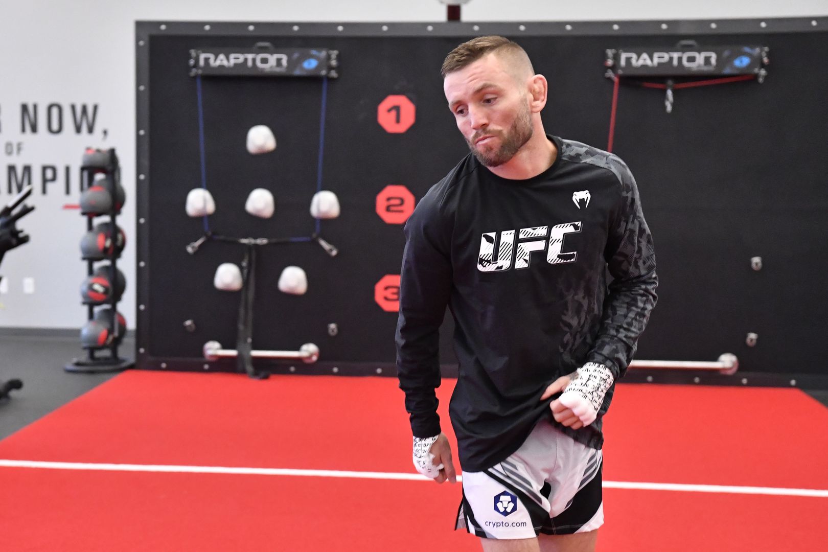 LAS VEGAS, NEVADA - OCTOBER 09:  Tim Elliott warms up backstage during the UFC Fight Night event at UFC APEX on October 09, 2021 in Las Vegas, Nevada. (Photo by Mike Roach/Zuffa LLC)