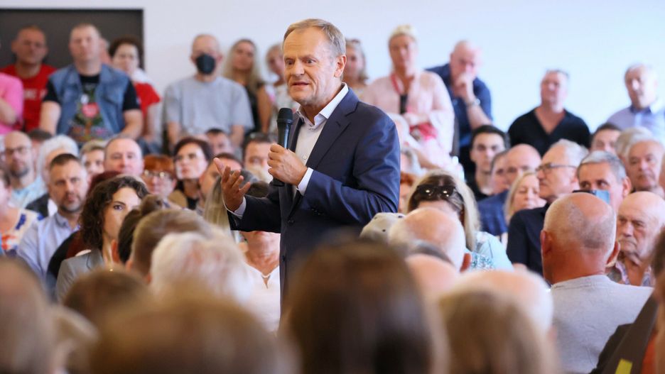 Donald Tusk w Jaktorowie
Fot. Pawel Wodzynski/East News Jaktorow (woj. mazowieckie), 11.08.2022. Spotkanie przewodniczacego Platformy Obywatelskiej Donalda Tuska z mieszkancami Jaktorowa poswiecone m.in. budowie Centralnego Portu Komunikacyjnego.
Pawel Wodzynski