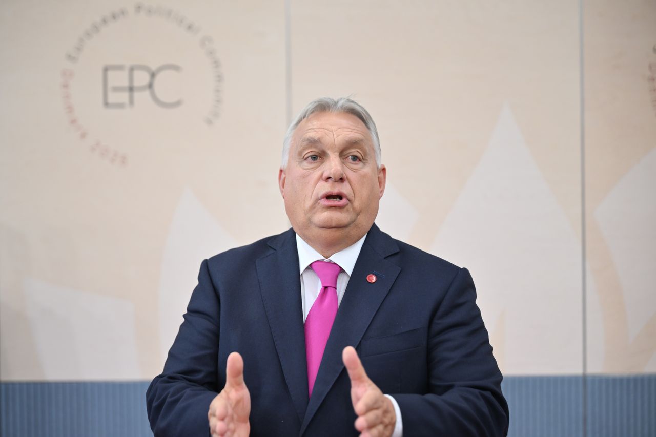 Orban grozi. "Prędzej czy później będą zwożone trumny"