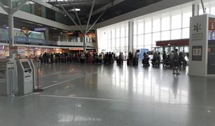 Interwencje na Okęciu. Lecieli na wakacje, ale nie weszli do samolotu
