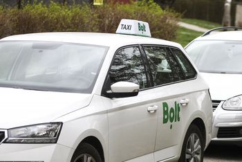 Greenwashing pod lupą UOKiK. Trzy firmy z zarzutami