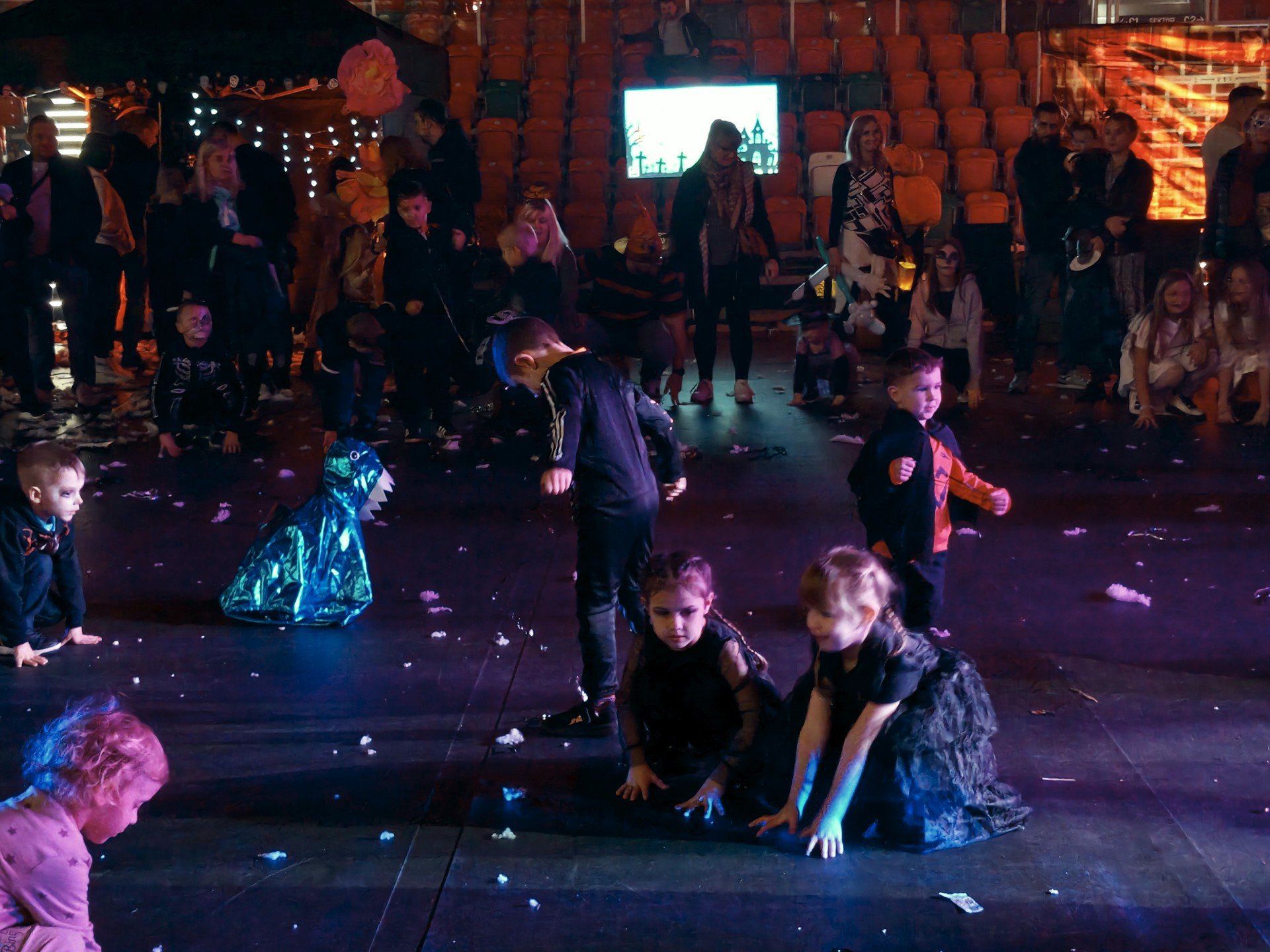 Przewijaj w dół, aby przejść do następnych zdjęć!