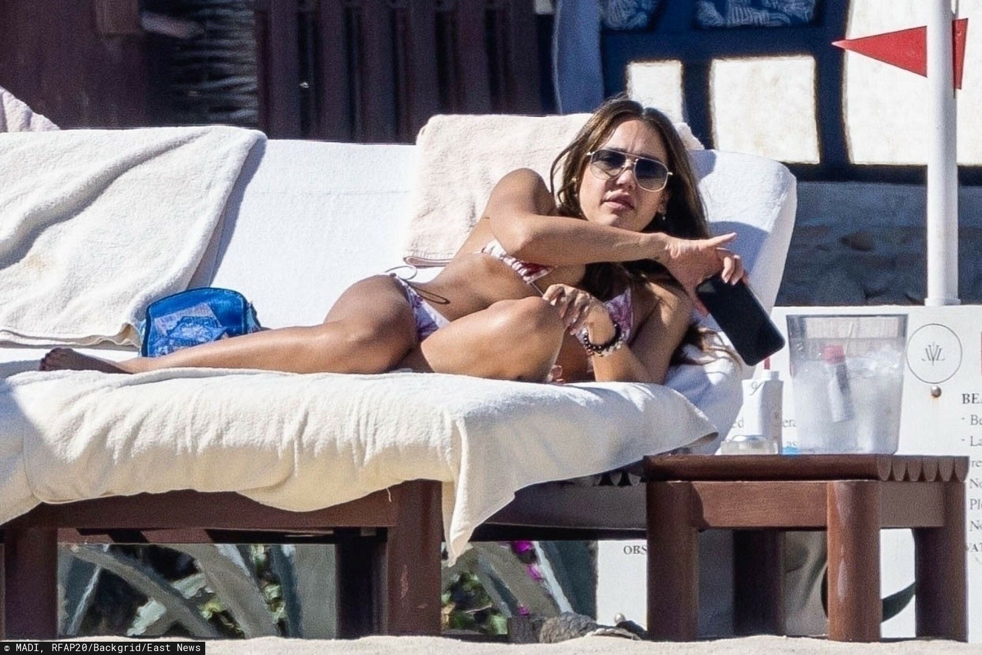 Jessica Alba wypoczywa z dziećmi w Meksyku