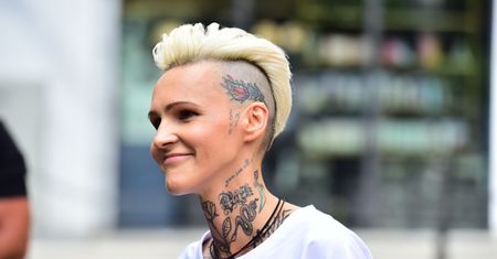 Agnieszka Chylińska i jej zielony irokez. Pokazała nową fryzurę